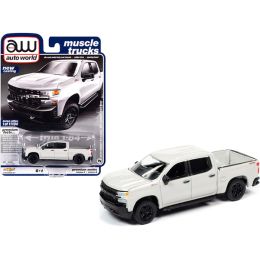 2019 Chevrolet Silverado Z71 Custom Trail Boss Pickup Truck Iridescent Pearl White "Muscle Trucks" Limited Edition to 11104 pieces Worldwide 1/64 Diec